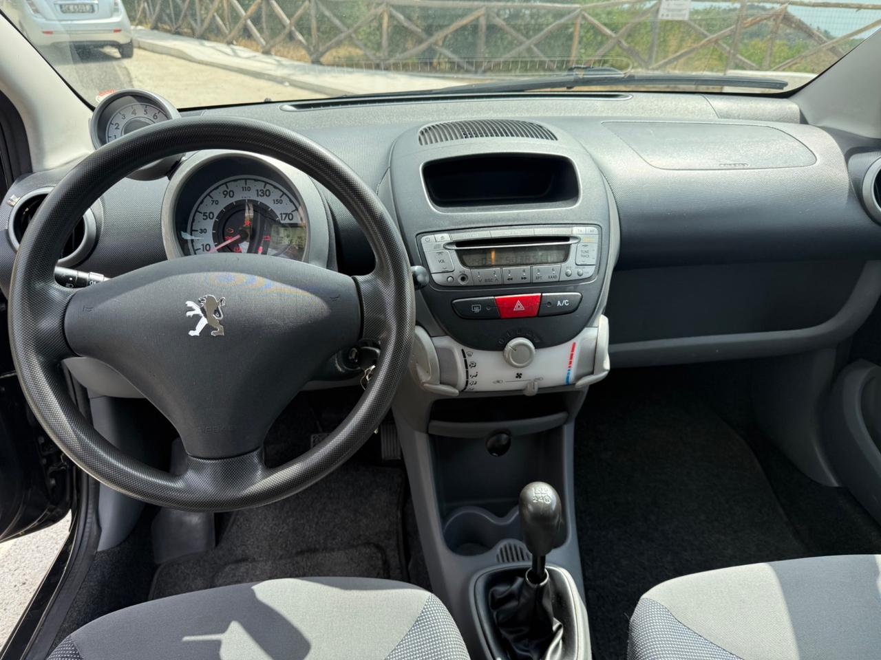 Peugeot 107 1.0 68CV 5p. Sweet Years ok neop.