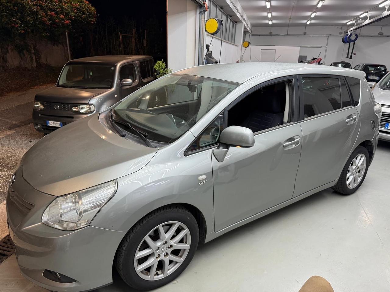 Toyota Verso 2.2 D-Cat 150 CV aut. Active 7 posti