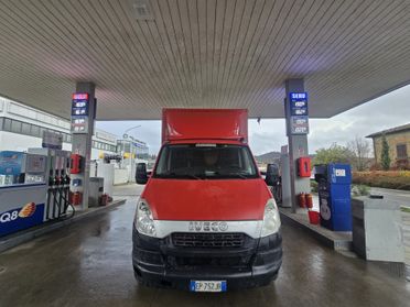 Iveco con sponda idraulica