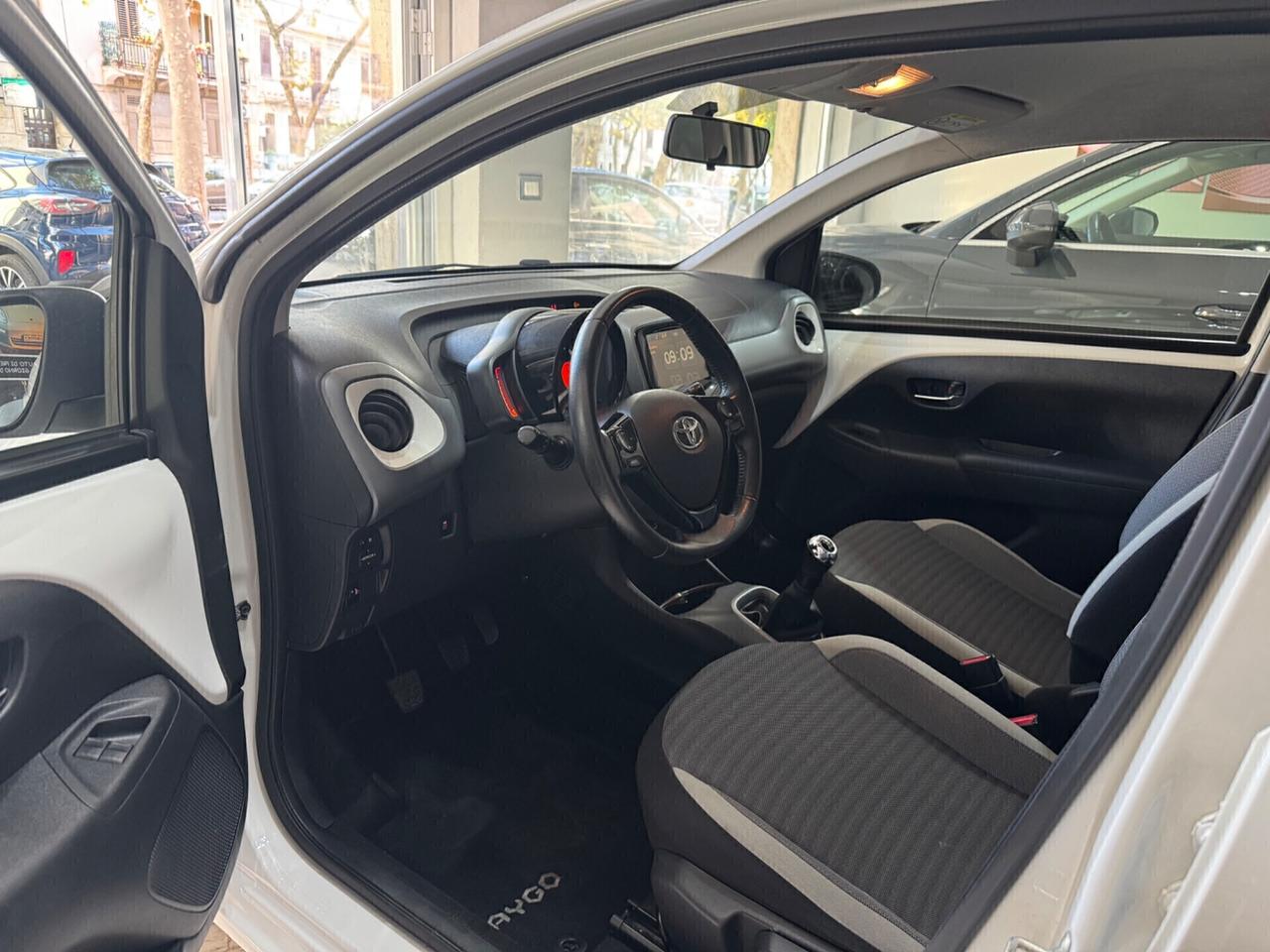 Toyota Aygo Connect 1.0 72CV 5p x-business