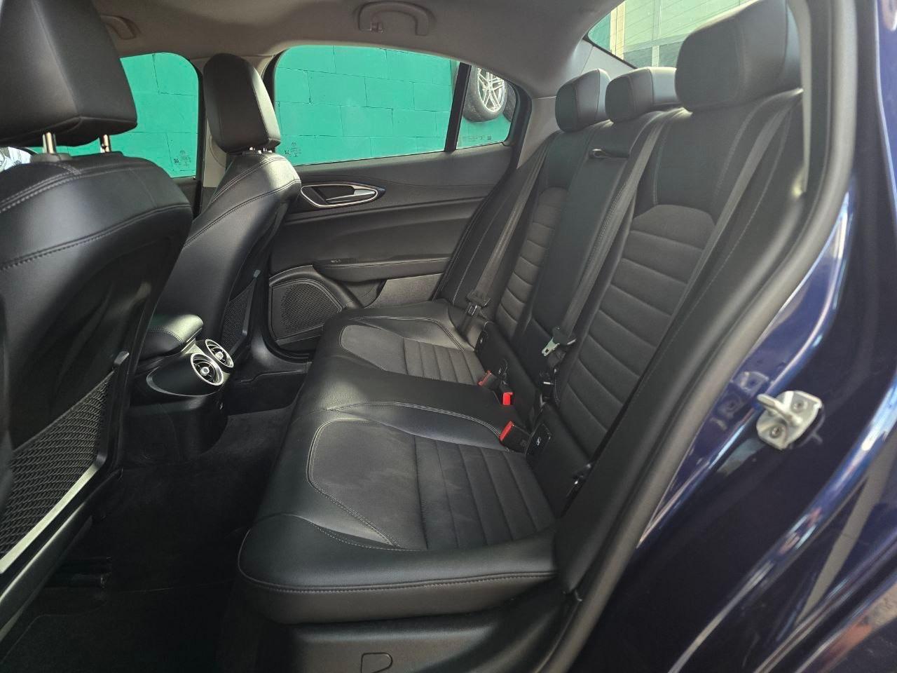 Alfa Romeo Giulia 2.2 TD 150cv AT8