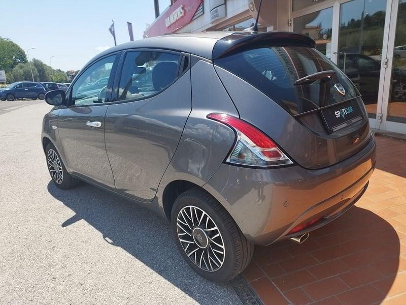 Lancia Ypsilon 1.0 FireFly 5 porte S&S Hybrid Platino