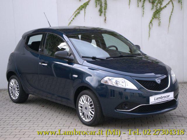 LANCIA Ypsilon 1.2 69 CV 5 porte Silver OK Neopatentati