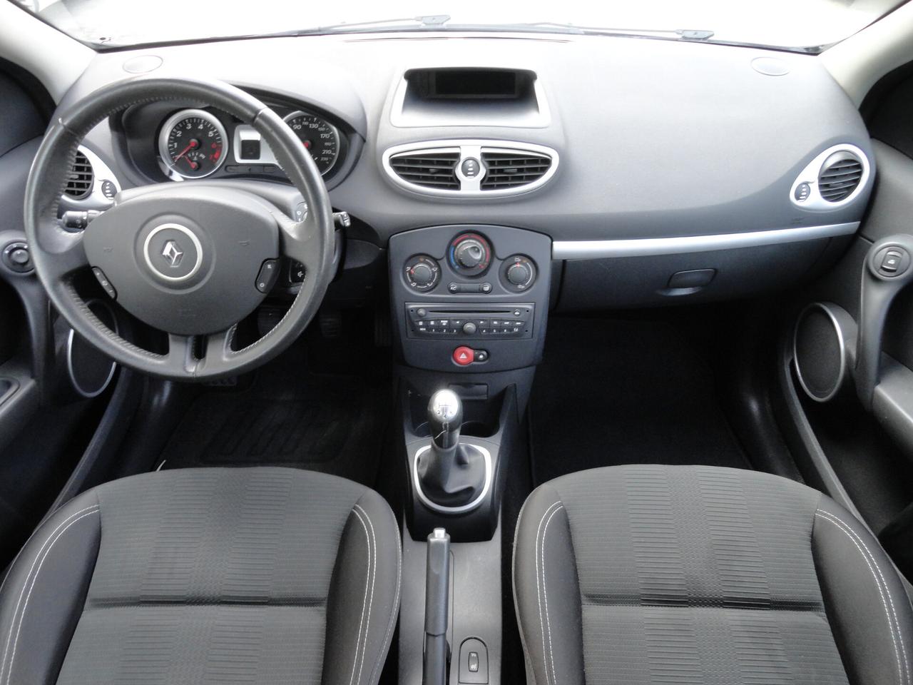 Renault Clio 1.2 16V 5 porte Dynamique