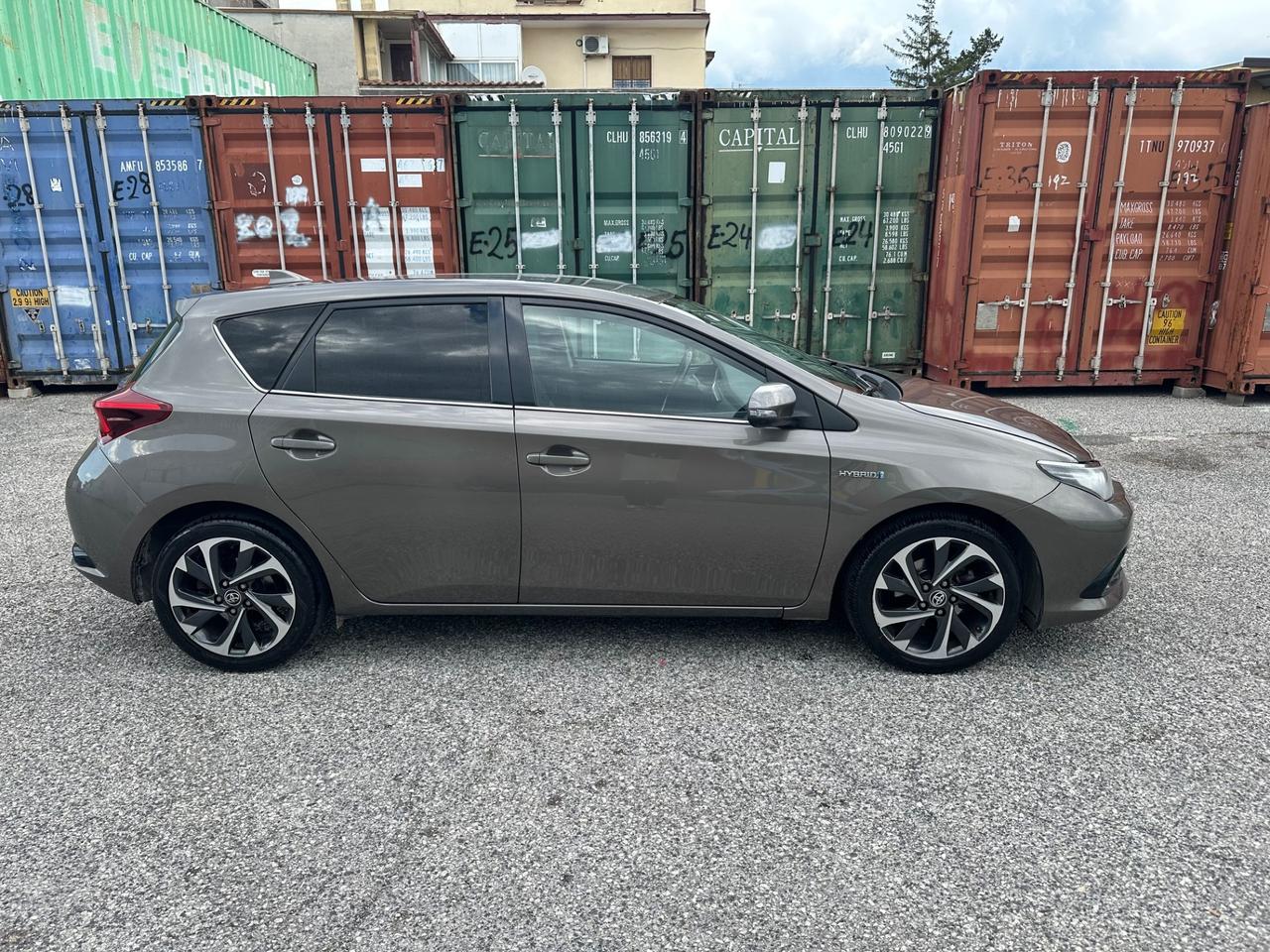 Toyota Auris 1.8 Hybrid Lounge ibrida leggi bene