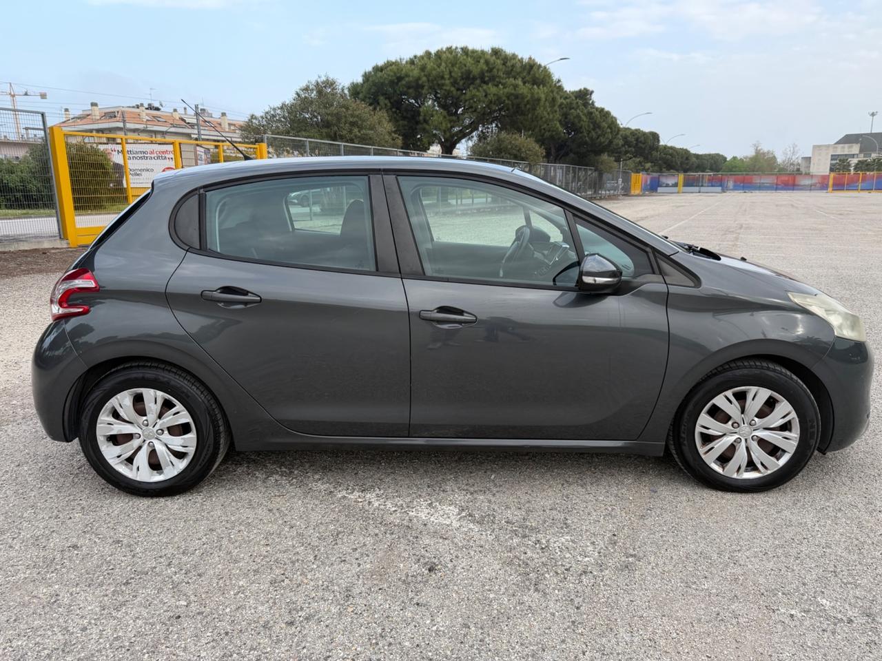 Peugeot 208 1.4 HDi 68 CV 5 porte Active