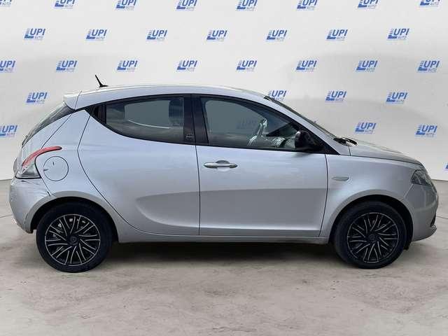 Lancia Ypsilon 1.0 firefly hybrid Gold s&s 70cv