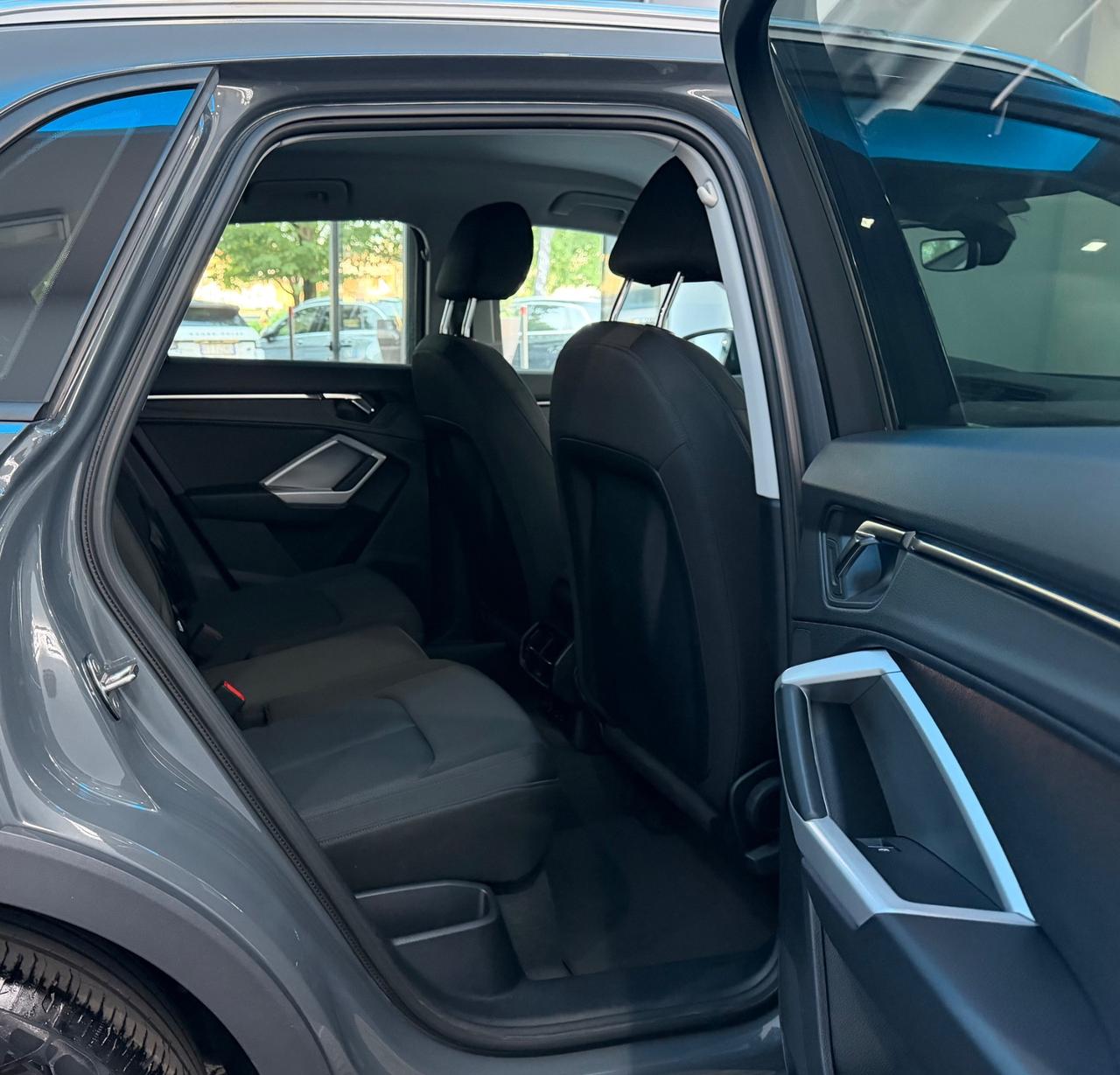 Audi Q3 35 TDI quattro S tronic Business