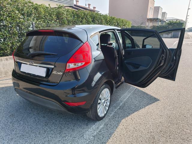 FORD Fiesta 1.2 Benzina 5 porte ( DISTRIBUZIONE FATTA )