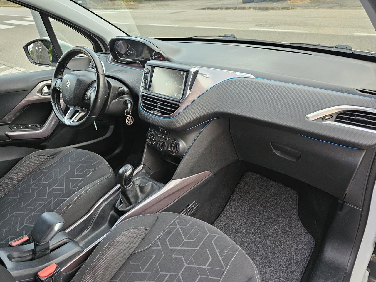 Peugeot 2008 1.4 HDi 68cv Access*Navi*Xeno*Euro5*Neopatentati