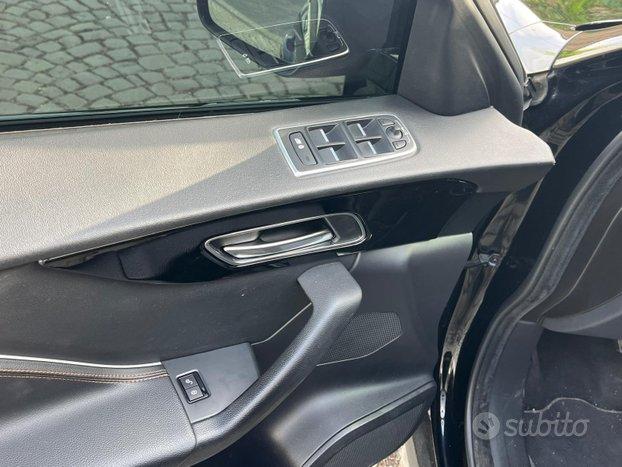 JAGUAR F-PACE 2.0d i4 R-Sport 180cv auto my20