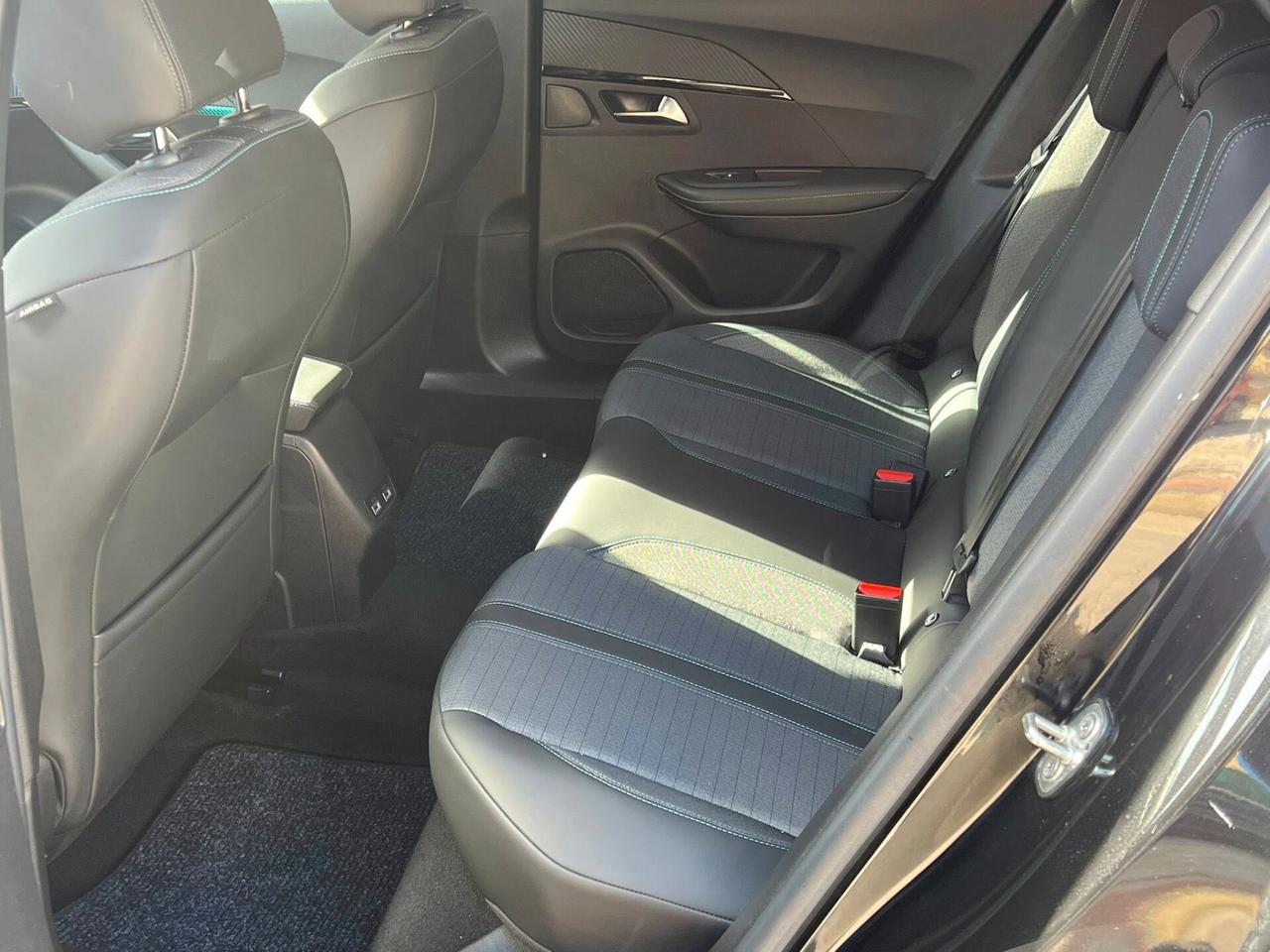 Peugeot 2008 BlueHDi 110 S&S Allure Pack