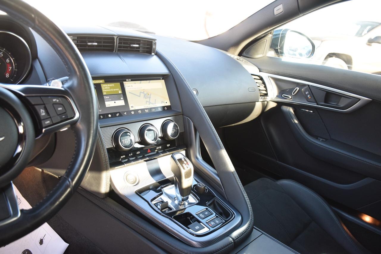 Jaguar F-Type 2.0 300CV aut. Coupé R-Dynamic 21000KM