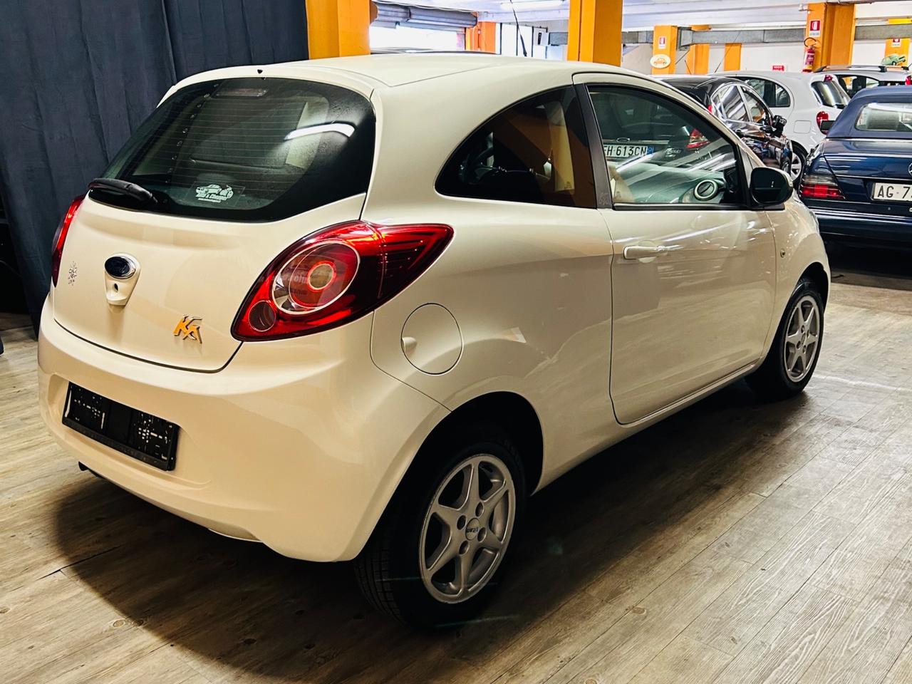 FORD KA 1.2 CON SOLI 32.011 KM IN CONDIZIONI DA VETRINA.
