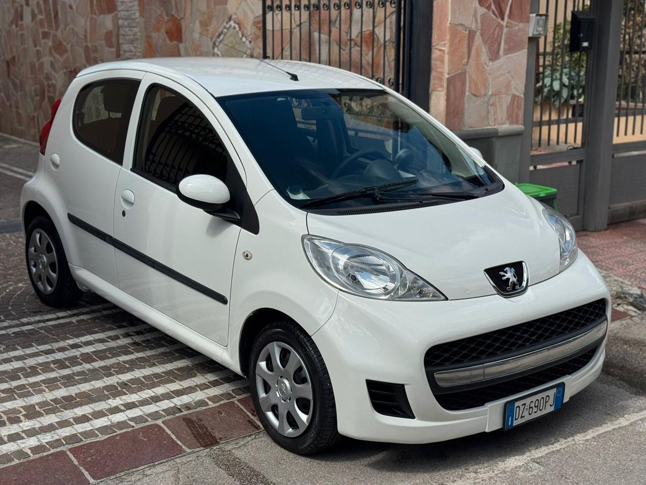 Peugeot 107 1.0 68CV 5p. Plaisir