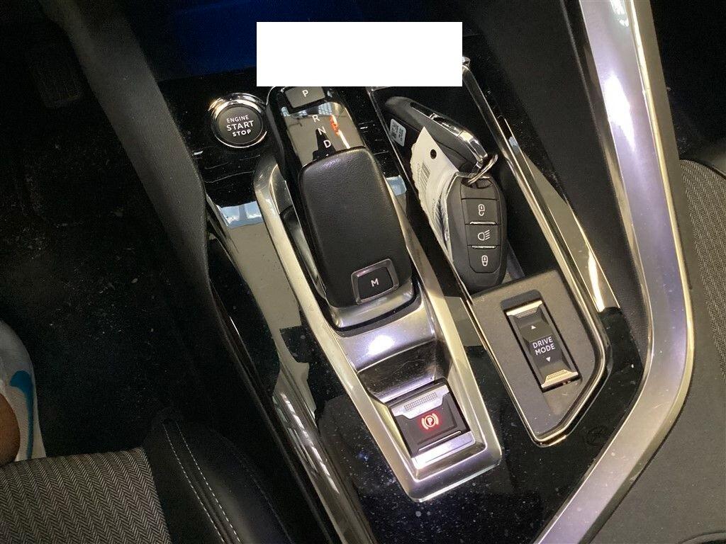 PEUGEOT 3008 1.5 BLUEHDI 130CV EAT8 SeS ALLURE ( FARI LED - I-COCKPIT - CRUISE - NAVI - MIRROR - PDC - TELECAMERA POST. - CERCHI 18 )