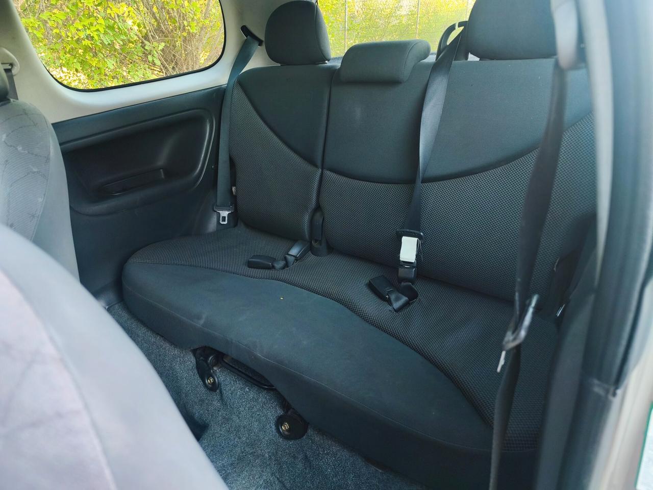 Toyota Yaris 1.0i 16V cat 3 porte Sol