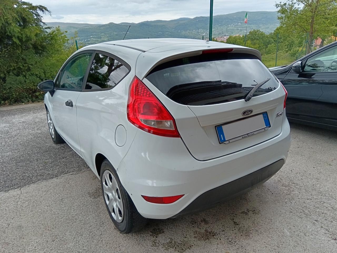 Ford Fiesta 1.4 TDCI 68CV AUTOCARRO 2 POSTI