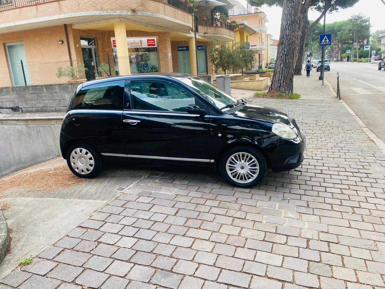 Lancia Ypsilon 1.2 Oro 100mila km