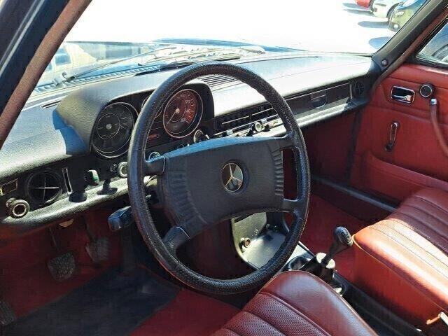 MERCEDES W115 D\8 220D LANG LIMOUSINE -ASI TARGA ORO-