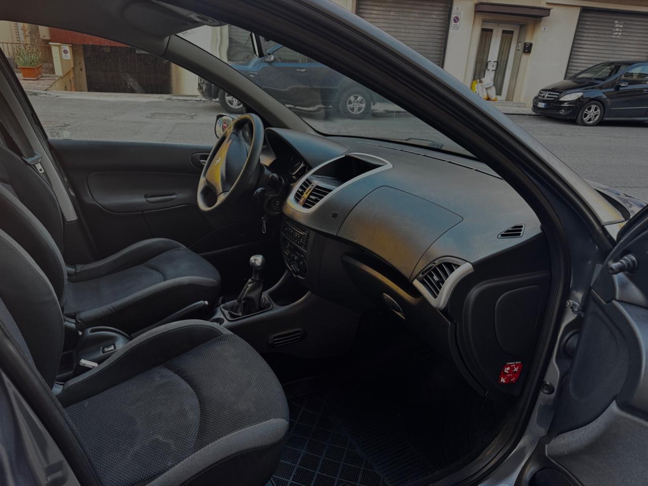Peugeot 206 1.4 HDi 70CV NEOPATENTATI