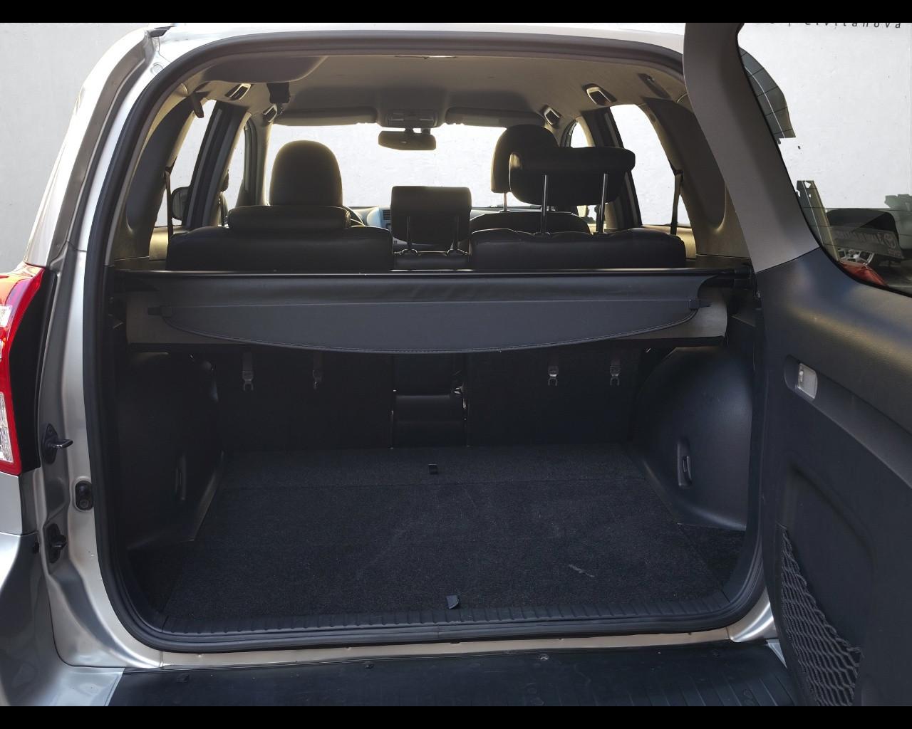 TOYOTA RAV4 3ª serie - RAV4 2.2 D-4D 150 CV DPF