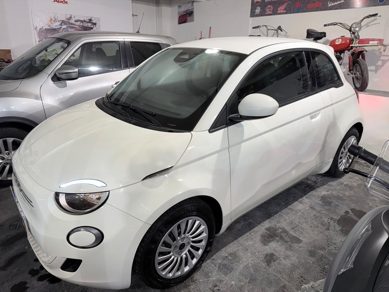 Fiat 500 500e Berlina 42 kWh