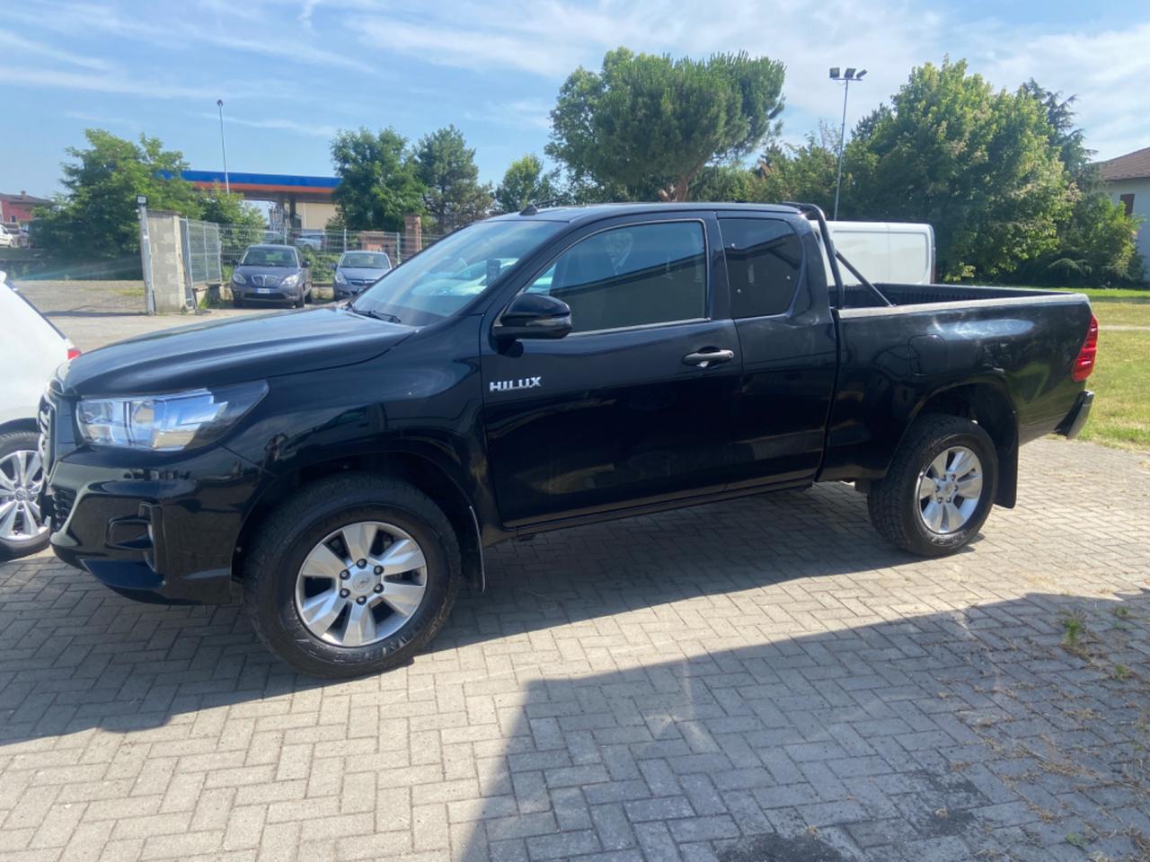 Toyota Hilux 2.4 D-4D 4WD 2 porte Extra Cab Lounge