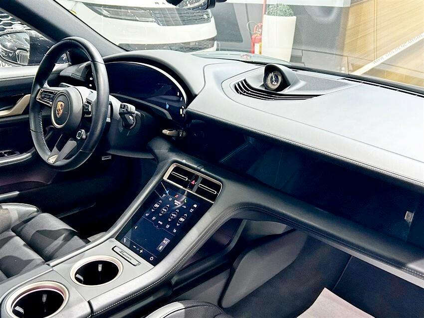 Porsche Taycan 4S Cross Turismo