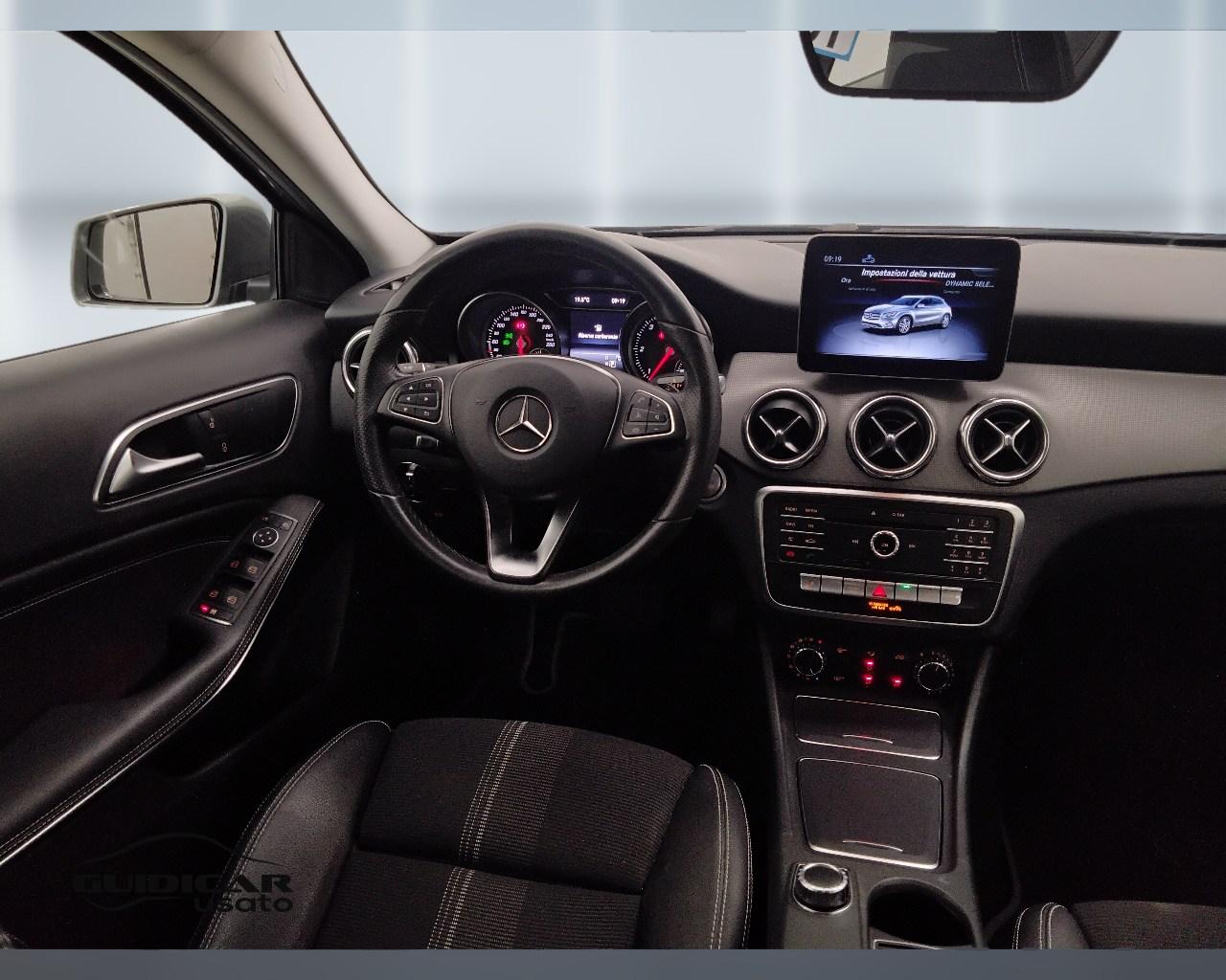Mercedes-Benz GLA-X156 2017 - GLA 200 Sport auto