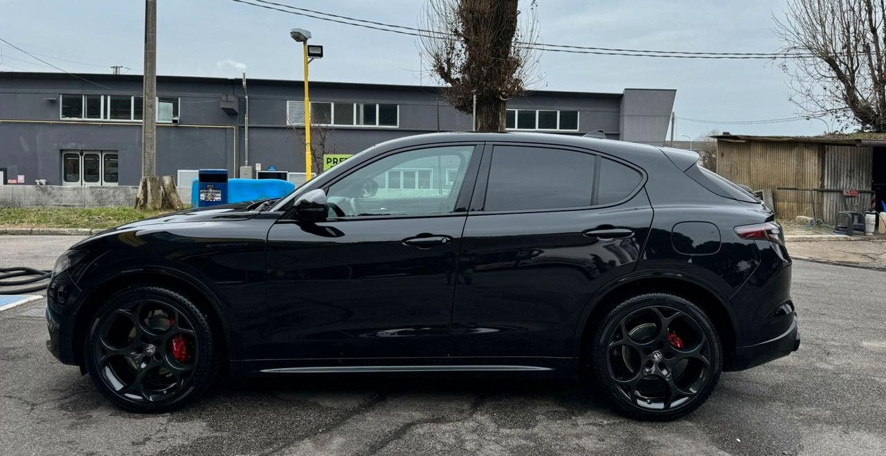 Alfa Romeo Stelvio 210CV Q4 COMPETIZIONE