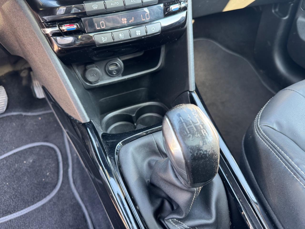 Peugeot 2008 1.6 e-HDi 92 CV Stop&Start Urban Cross NAVI PELLE TETTO