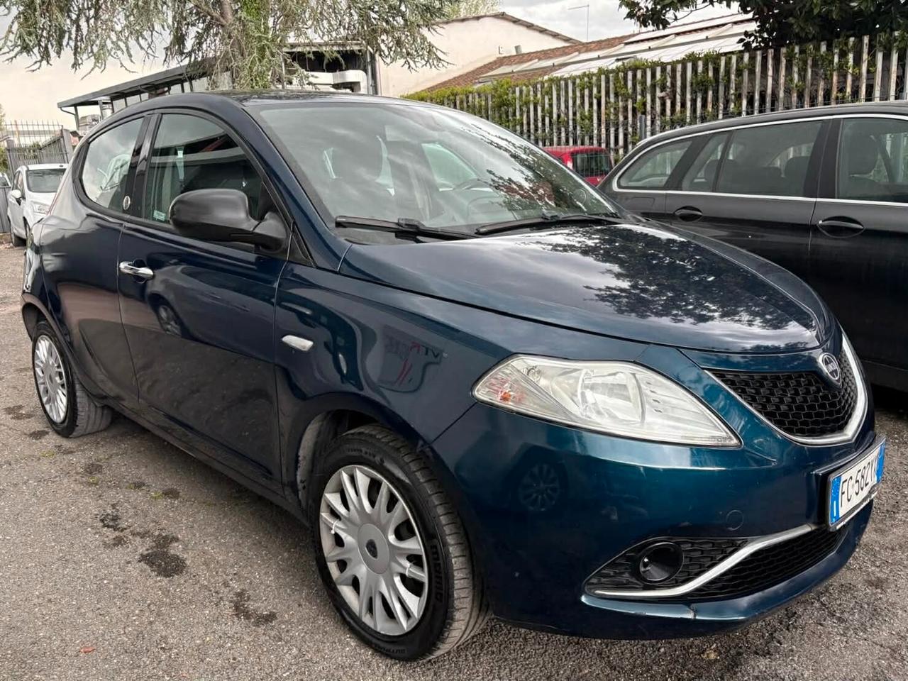 Lancia Ypsilon 1.2 69 CV 5 porte GPL Ecochic Gold