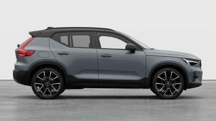 VOLVO XC40 ULTRA BLACK EDITION B4 AUTO PREZZO PROMO FINO AL 31/12/2025