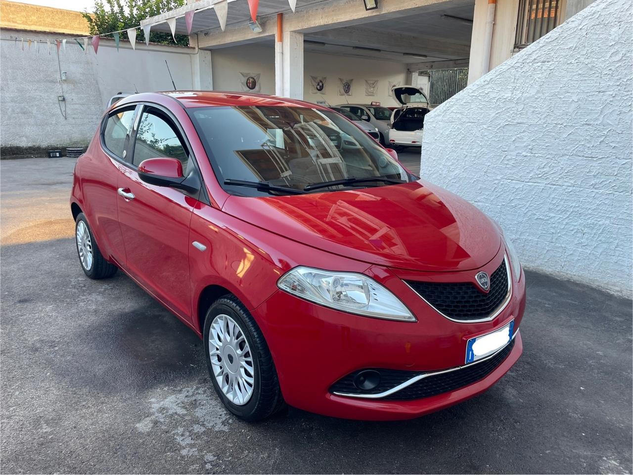 Lancia Ypsilon 1.2 69 CV 5 porte GPL Ecochic Gold dal nord Italia