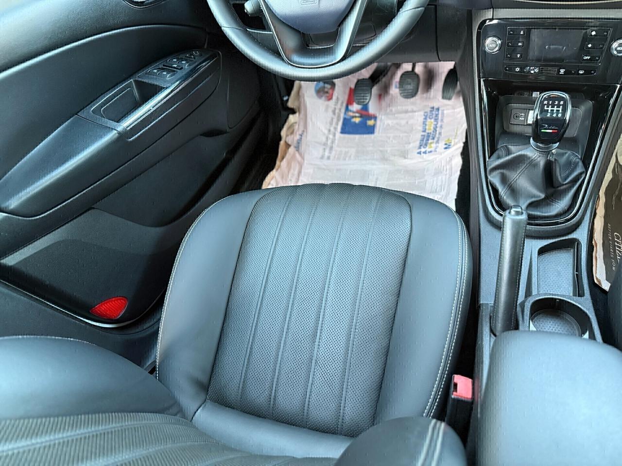 Lancia Delta 1.4 T-Jet 120 CV Gold Ecochic GPL,tetto apribile,pelle,cerchi 17,cruise control,comandi al volante,blu&me,sensori di parcheggio,full