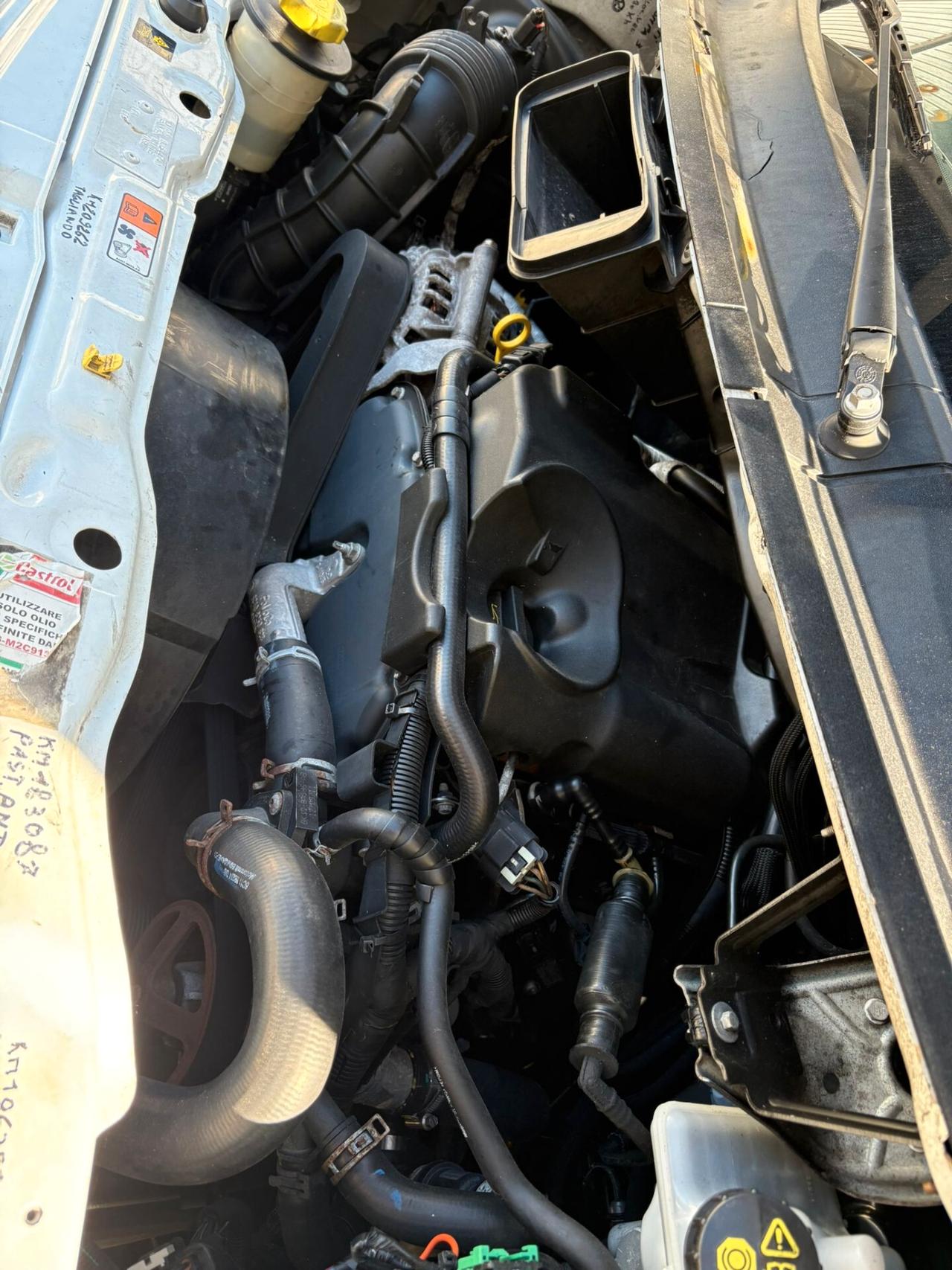 Ford Transit centinato con gancio traino