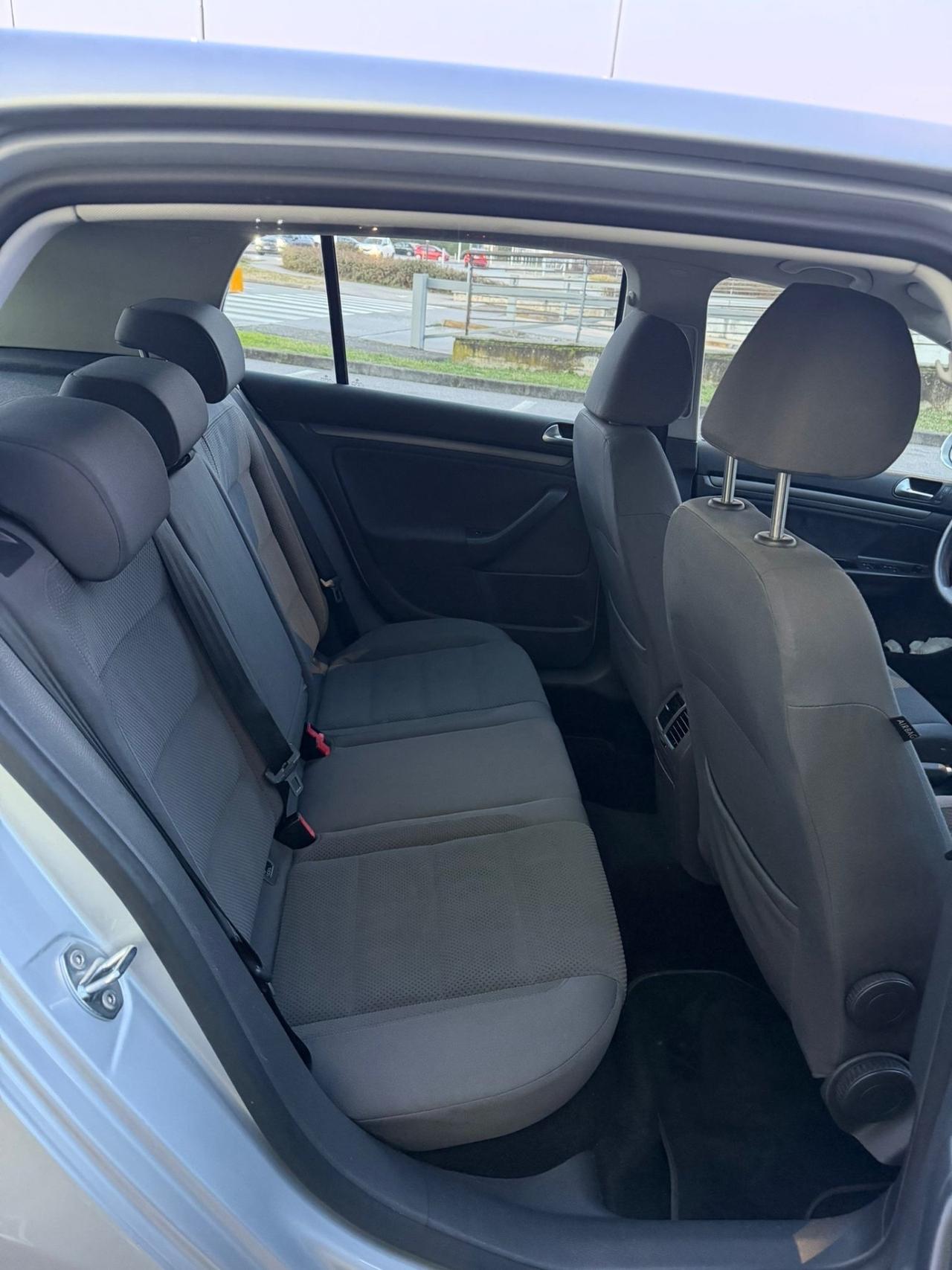 Volkswagen Golf 1.6 5p. Comfortline