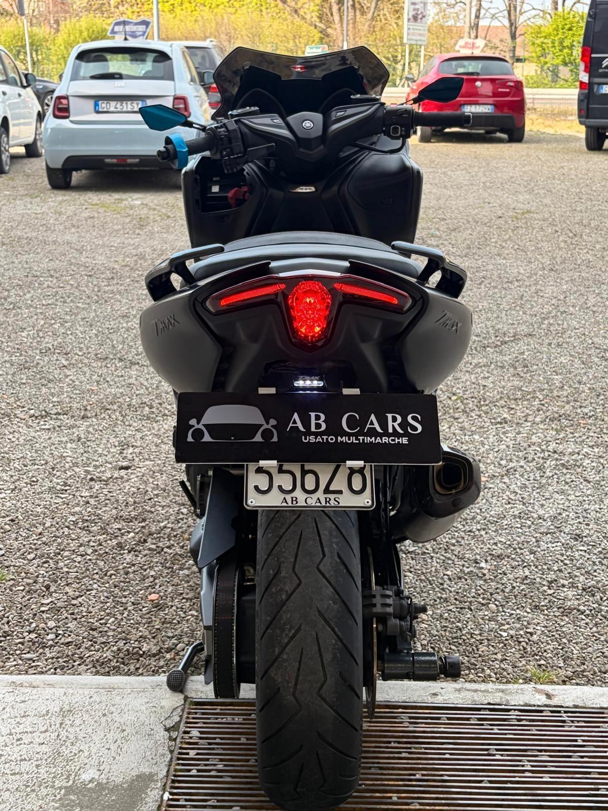 Yamaha TMAX 560 TOTAL BLACK PERMUTE