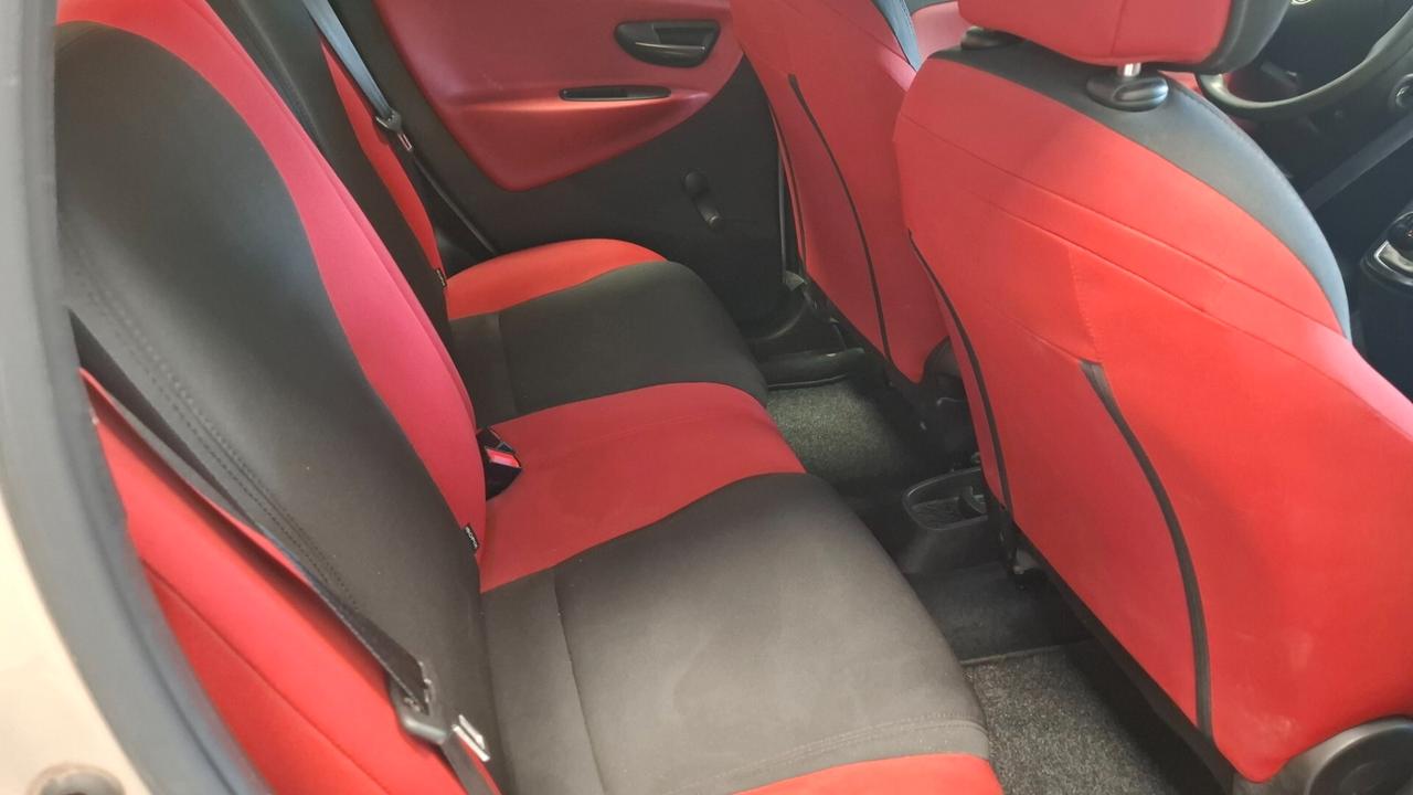 Lancia Ypsilon 0.9 TwinAir 85 CV 5 porte Metano Ecochic Gold