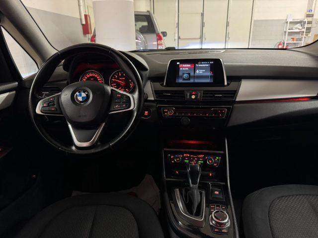 BMW 220 i Active Tourer Advantage