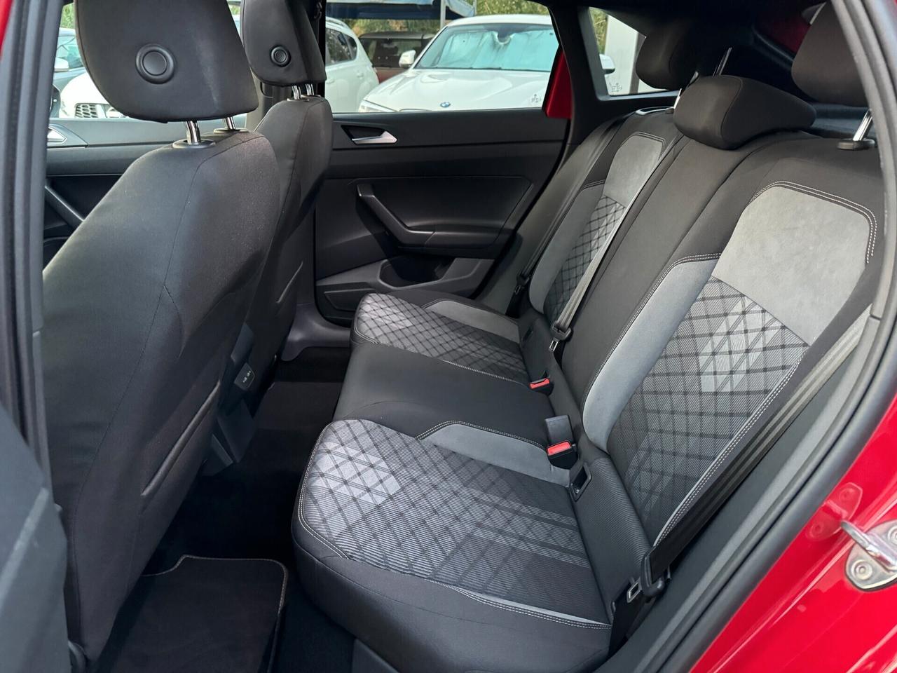 Taigo 1.0 TSI 110 CV R-Line