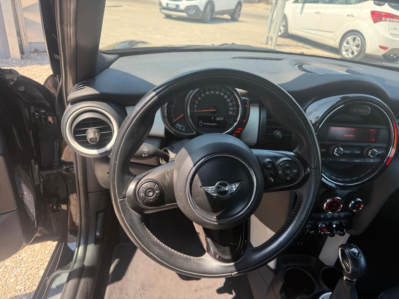 Mini 1.5 Cooper D Business XL 5 porte
