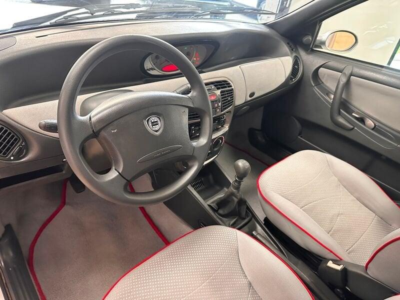 Lancia Y 1.2i 16V cat LS