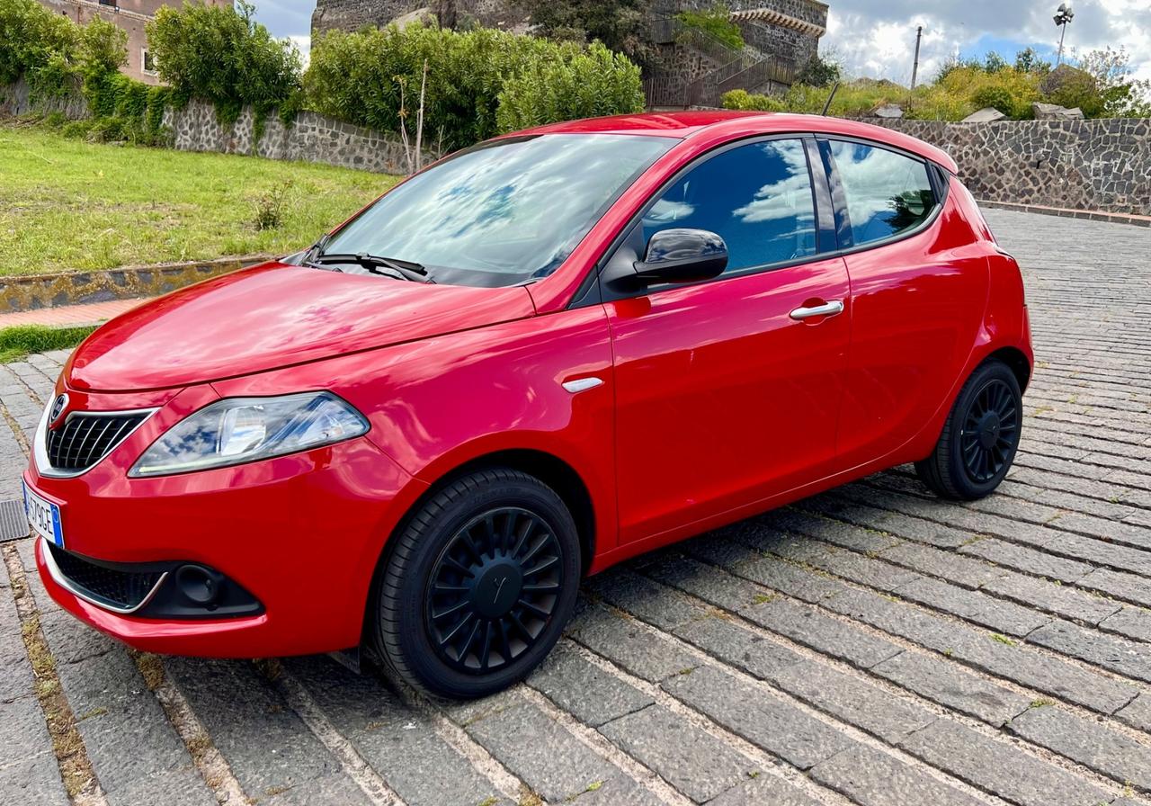 Lancia Ypsilon 1.0 FireFly 5 porte S&S Hybrid Silver Plus