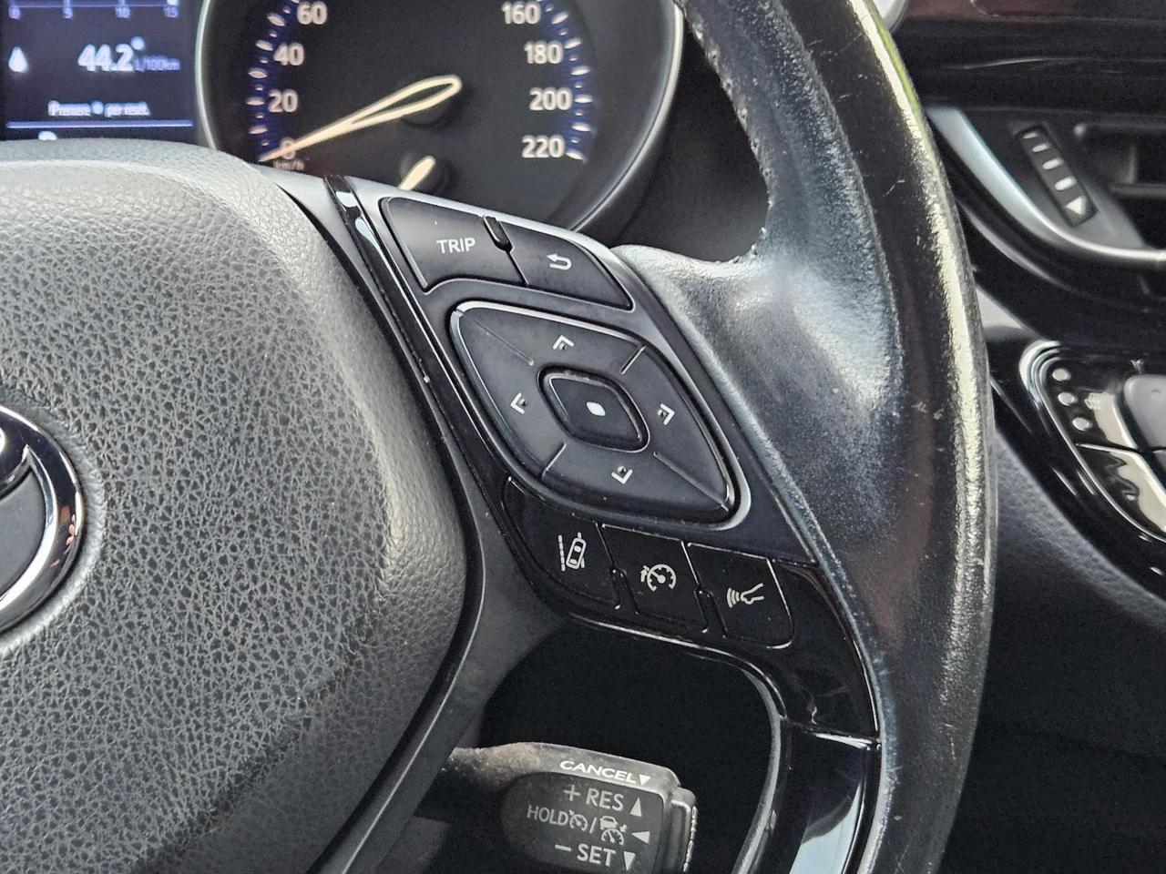 Toyota C-HR 1.8h Business e-cvt