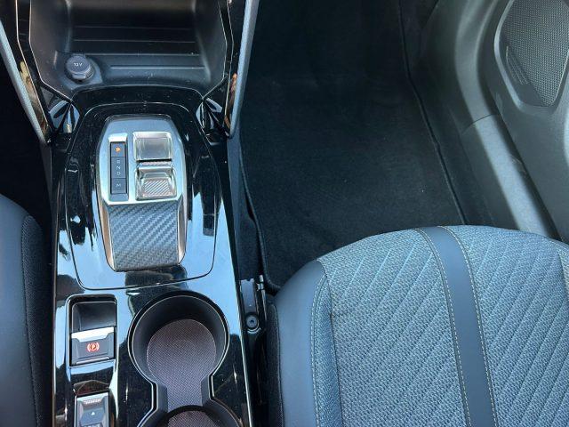 PEUGEOT 2008 Hybrid 145 e-DCS6 Allure KM 0