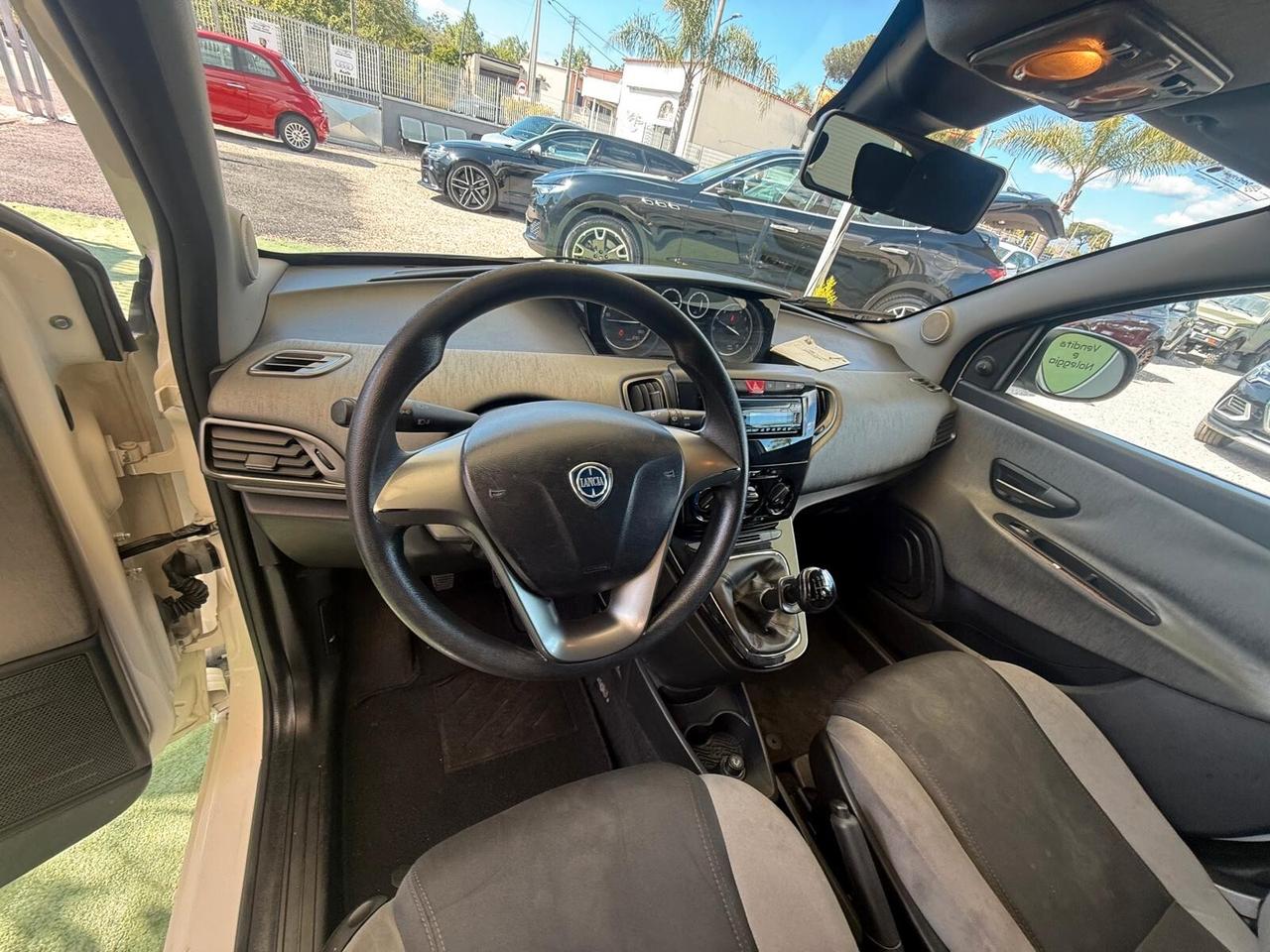 Lancia Ypsilon 1.2 69 CV 5 porte S&S Platinum