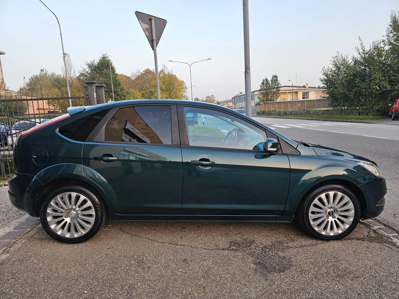 Ford Focus 1.6 TDCi 90cv Titanium 5PT*Pelle*17*Neopatentati