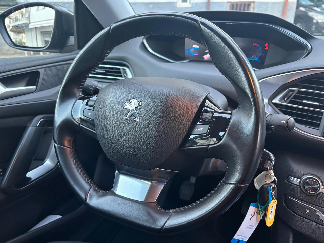 Peugeot 308 BlueHDi 130 S&S Allure Pack